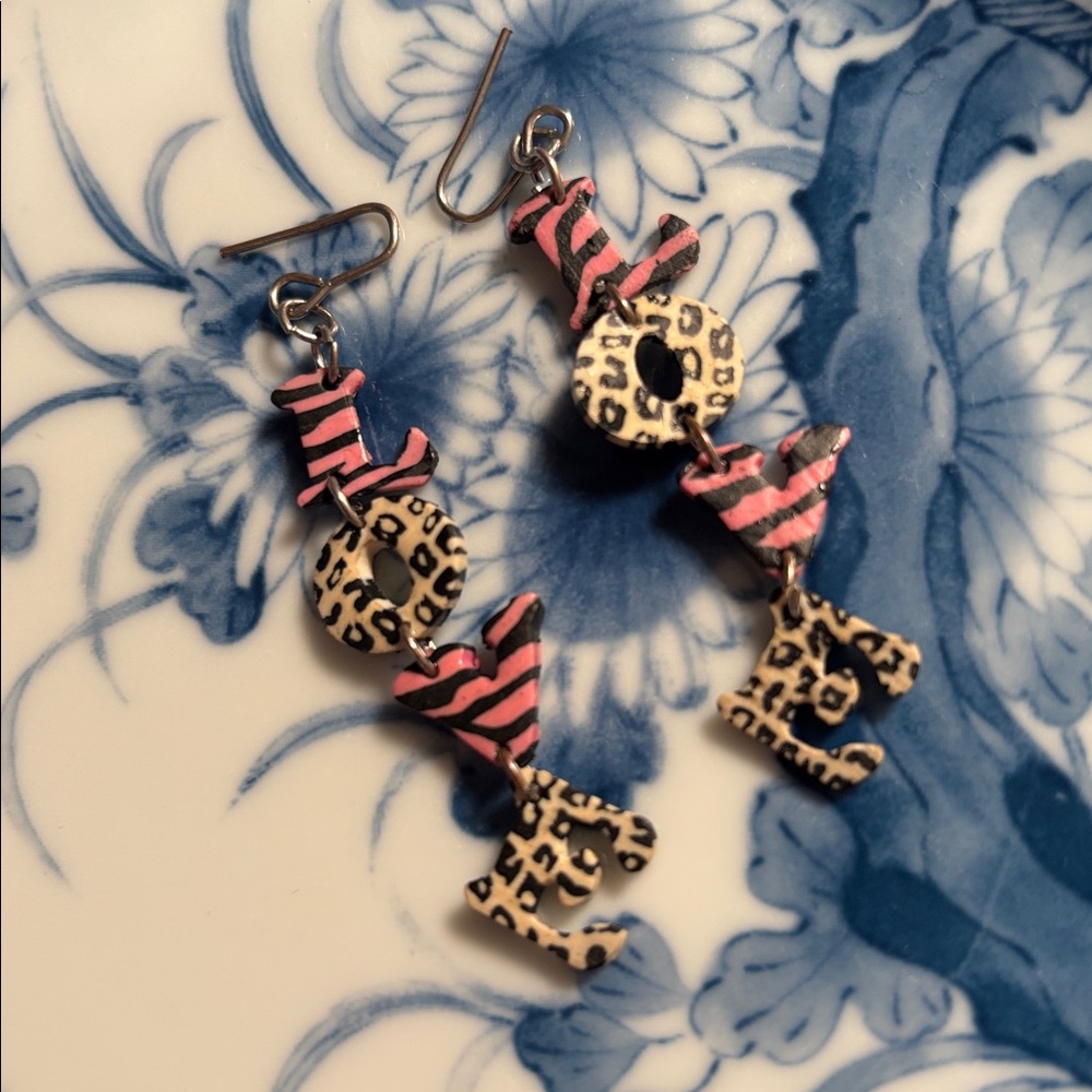 Unbranded Artsy Love Pink White Earrings Tiger Leopard Primt Women’s Jewelry